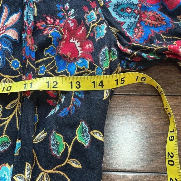 Alice + Olivia Macall Floral print romper 5416006 Size 2 V-Neck Bell-Sleeved - Picture 5 of 11